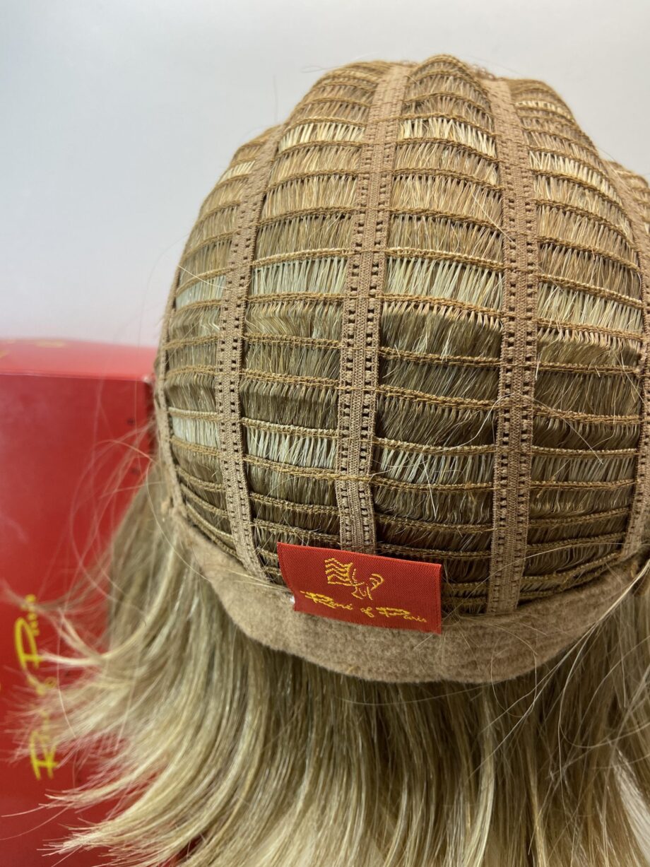 Spring honey mid length wig. Bblms138