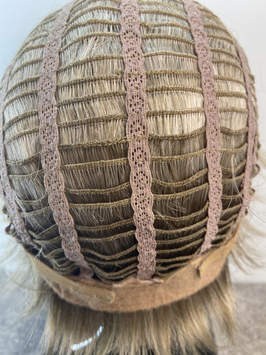 Blonde:grey wig. Gss5997