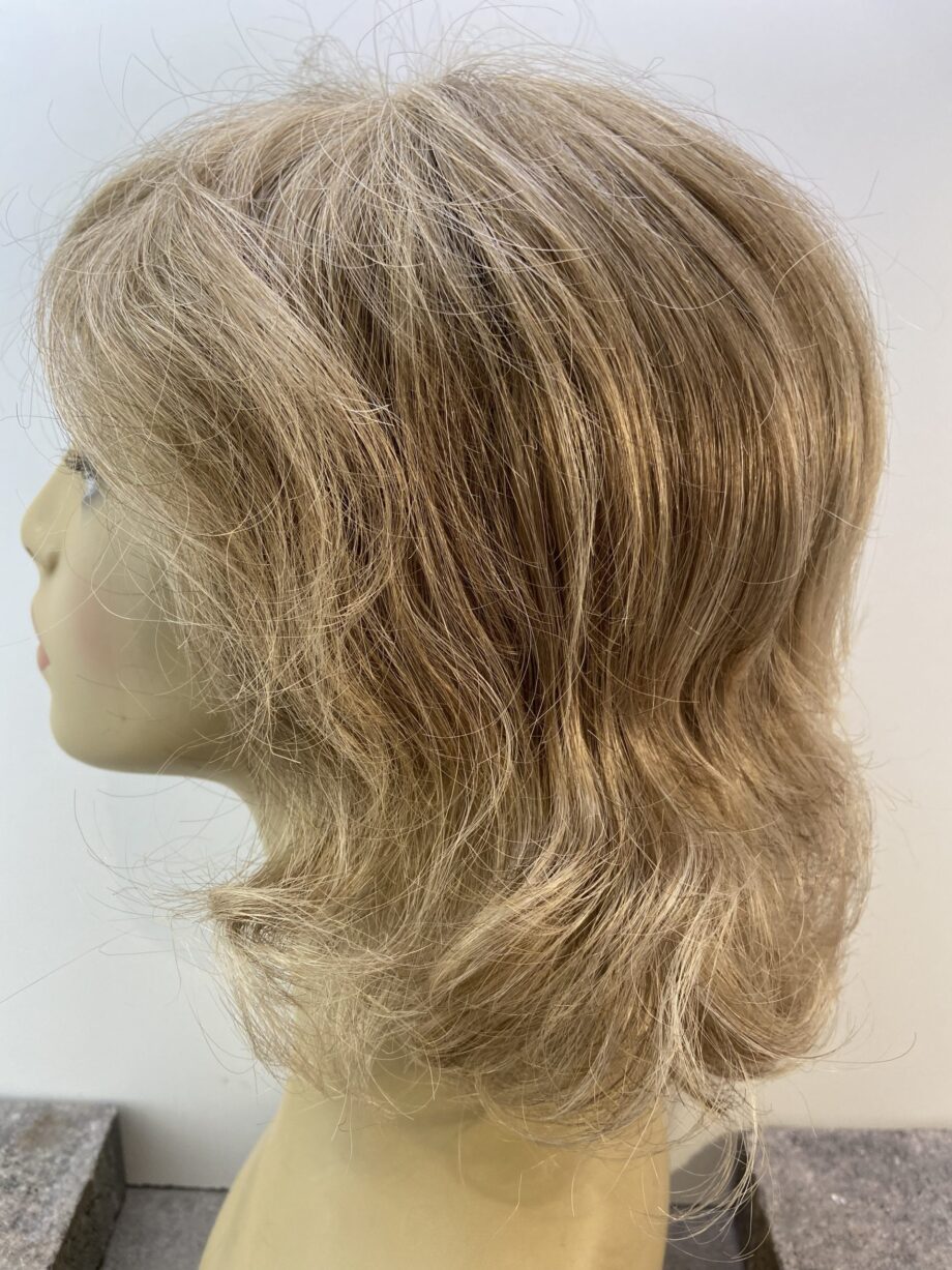Long curly light brown Brlc514