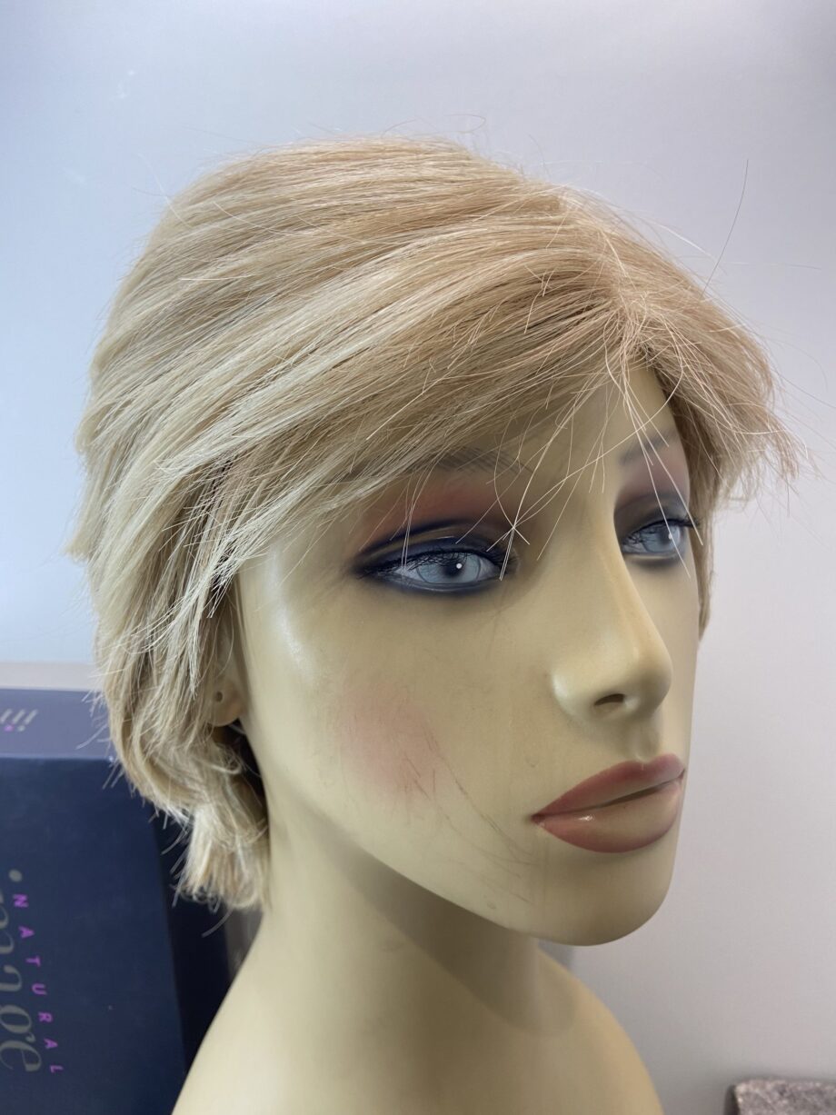 Blonde Raquel Welch wig. Bblss137