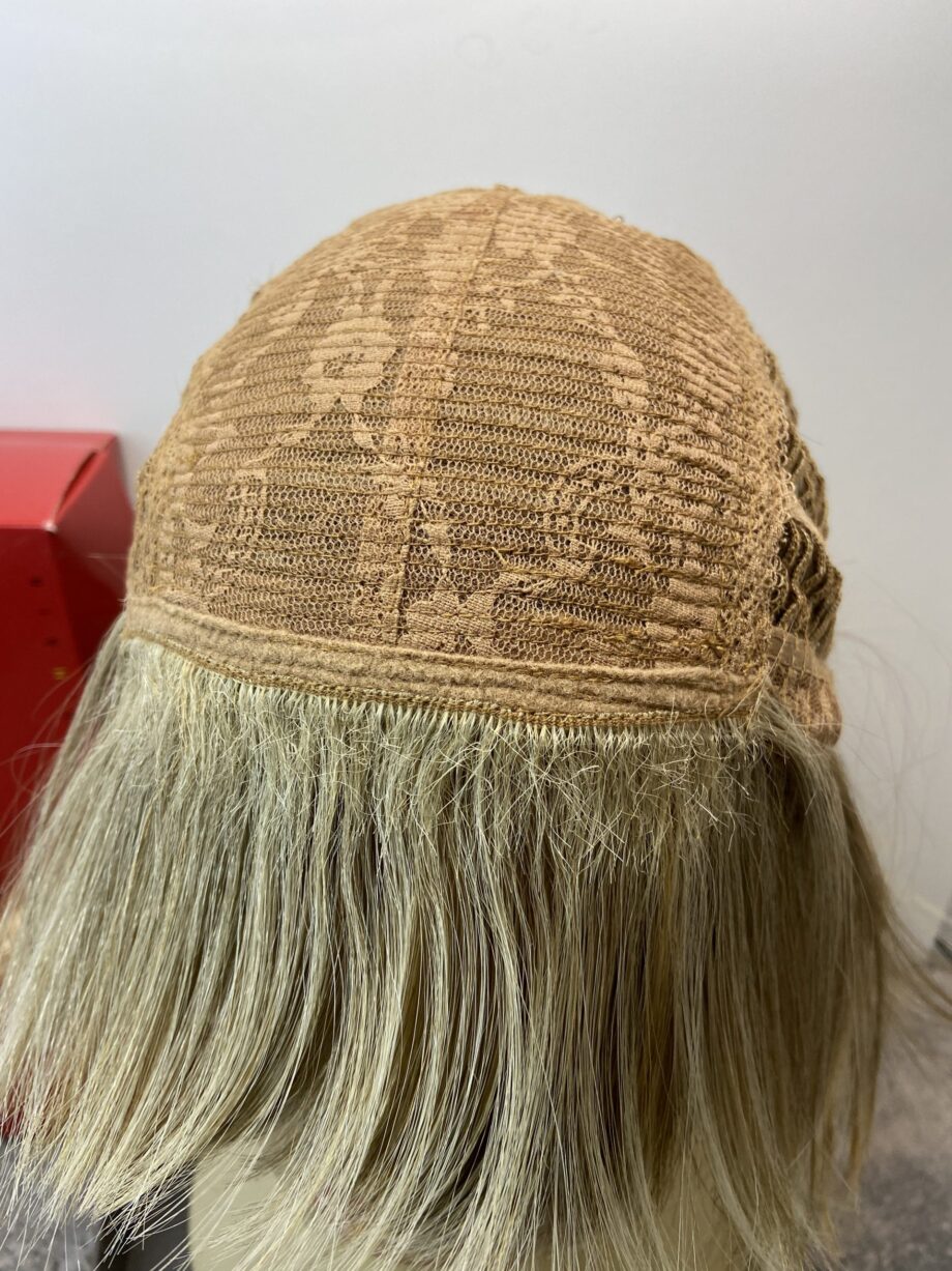 Spring honey mid length wig. Bblms138