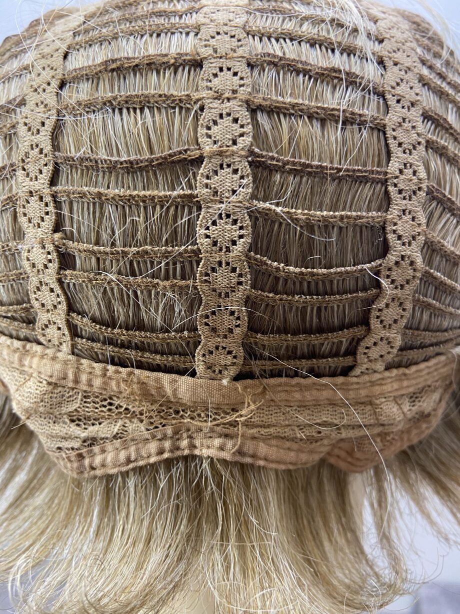 Short blonde stylish wig. Blss7019