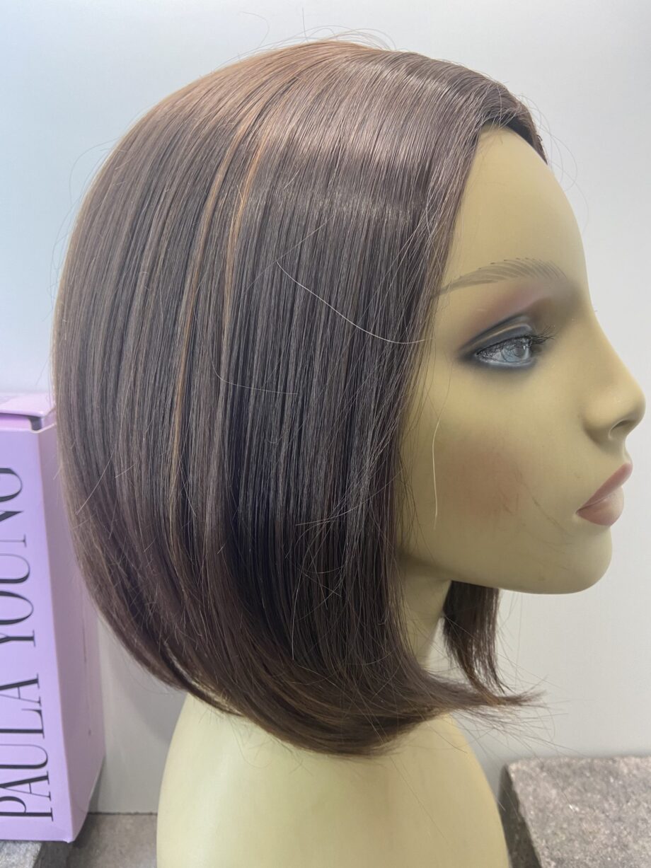 Beautiful brown shiny wig. Bplbrms46