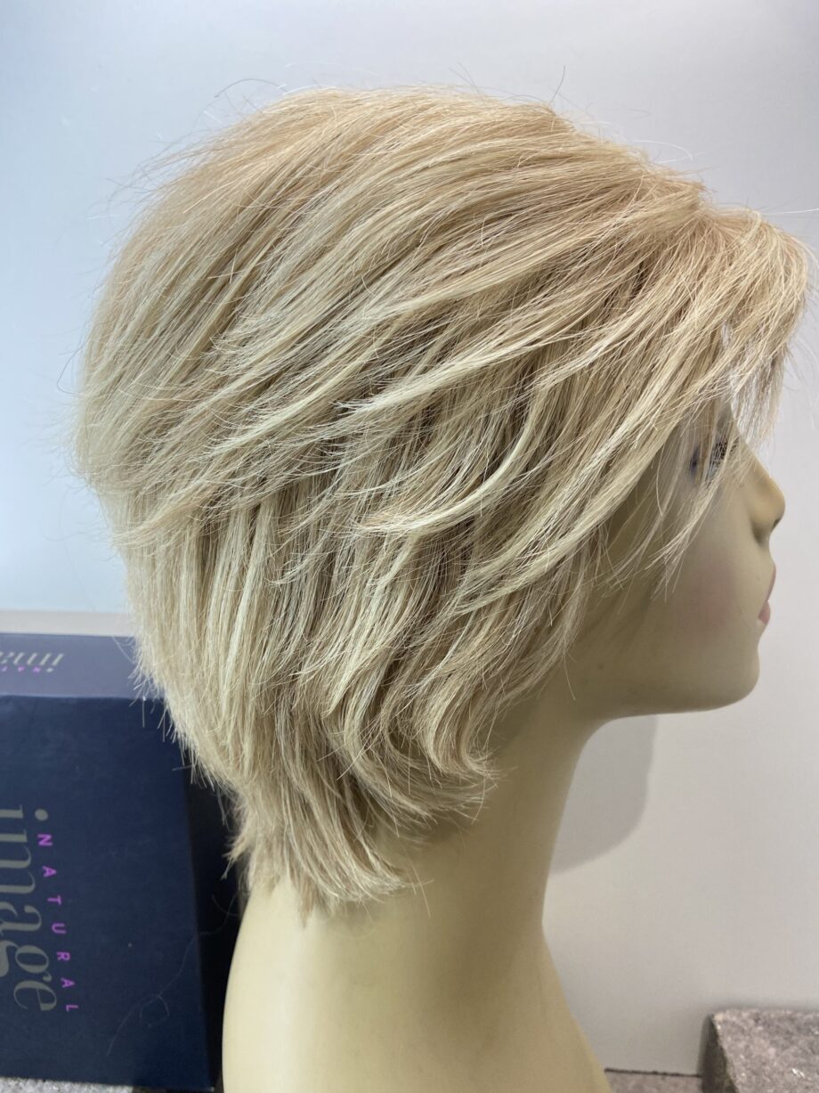 Blonde Raquel Welch wig. Bblss137