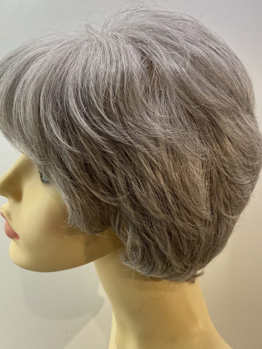 Salt and pepper grey wig. Gss515