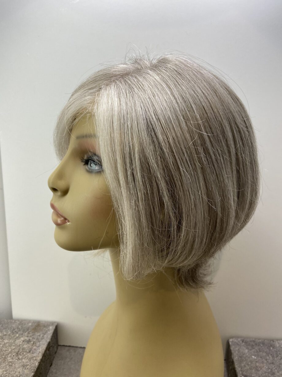 Soft cap silver grey wig. Gms81