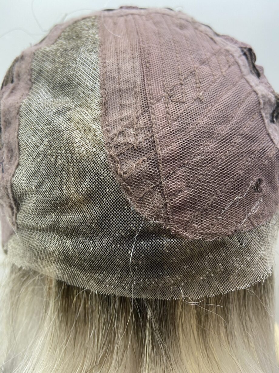 Stunning Silver rooted Bob. Gms91