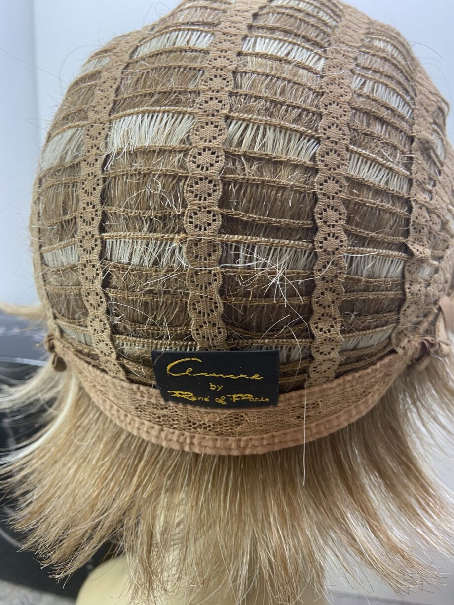 Rene of Paris short blonde. Bblss143