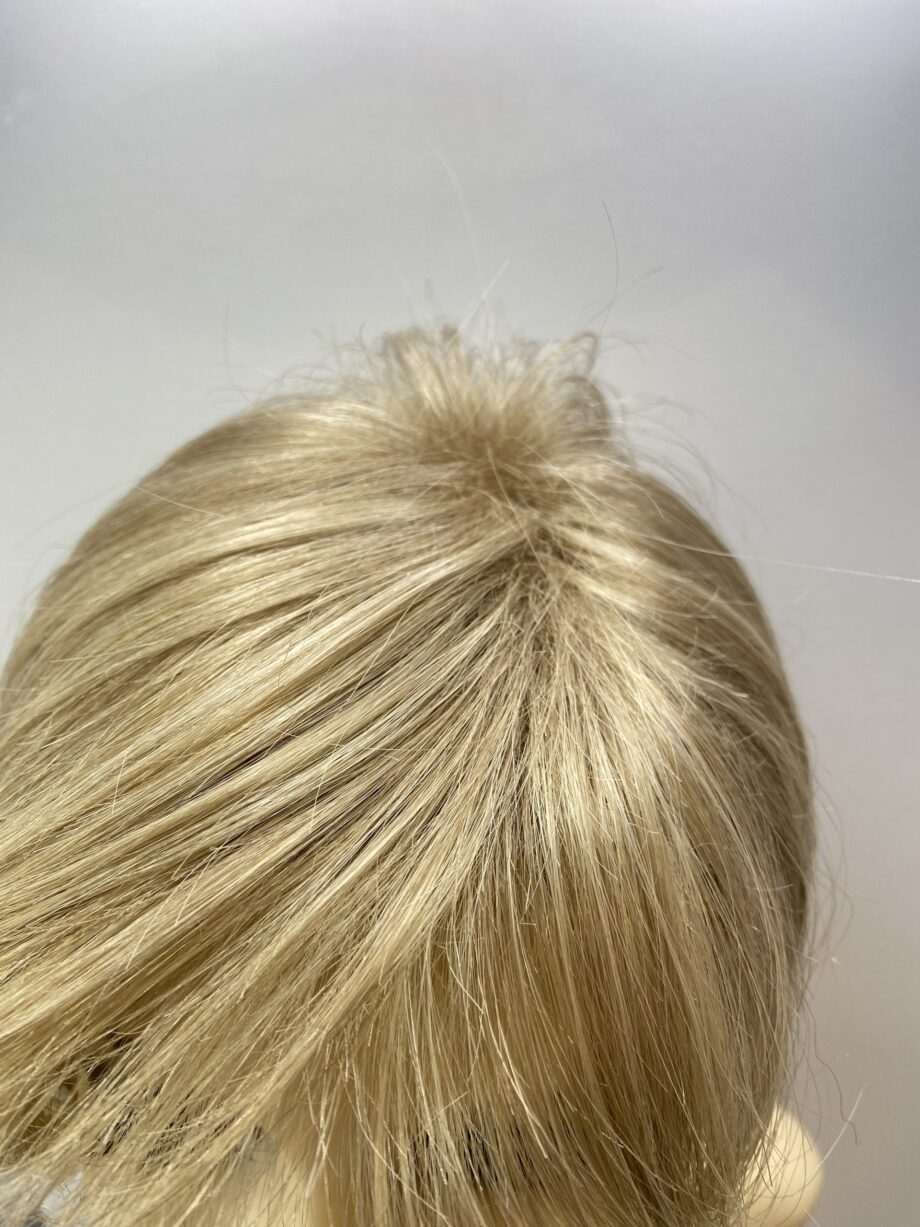 Short blonde. Blss6052