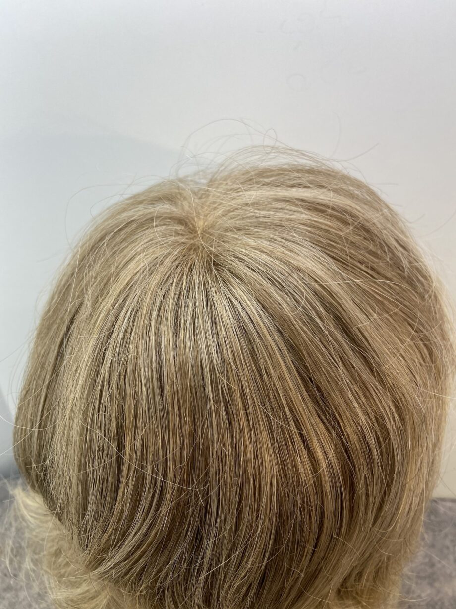 Long curly light brown Brlc514