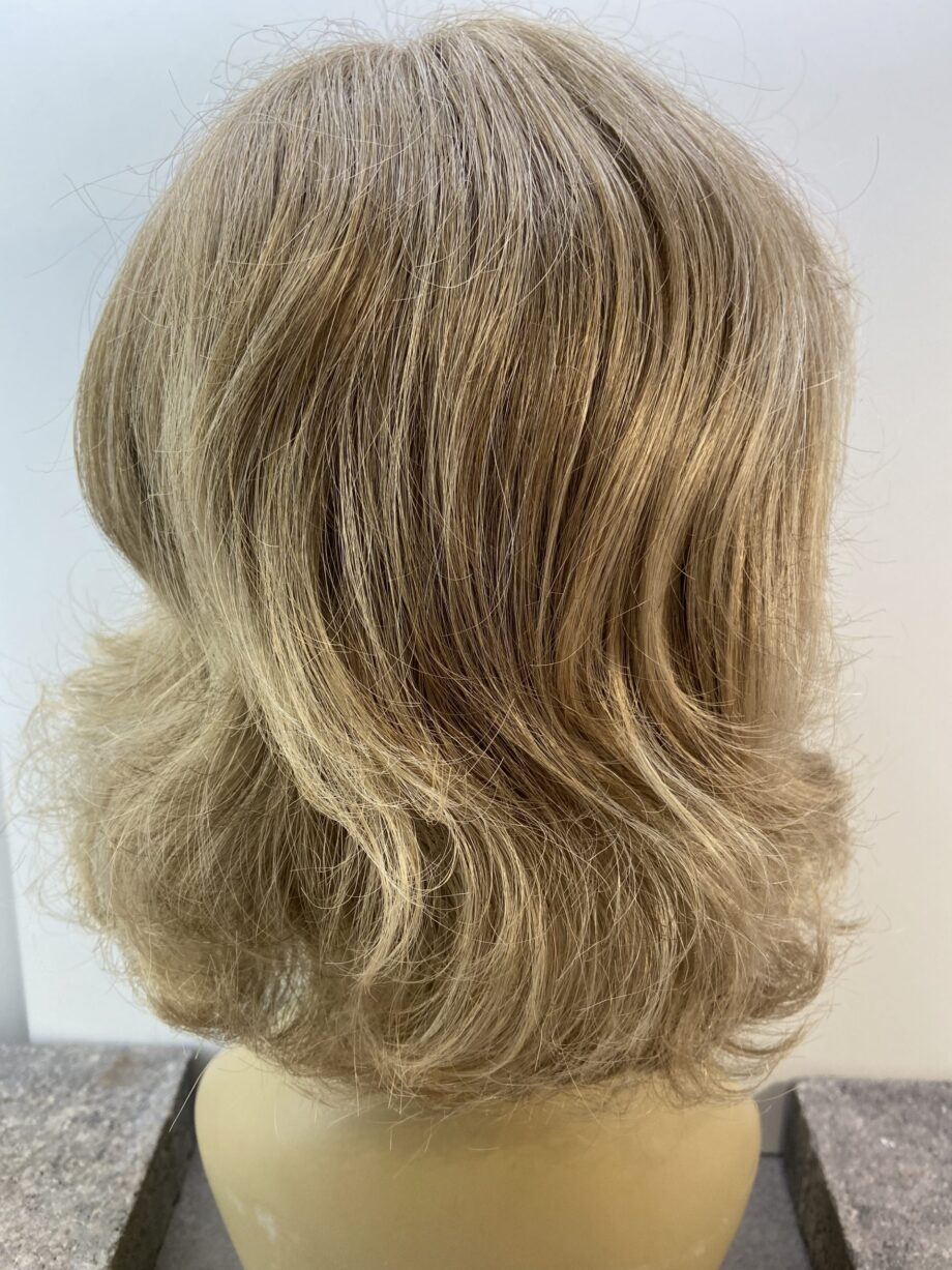 Long curly light brown Brlc514