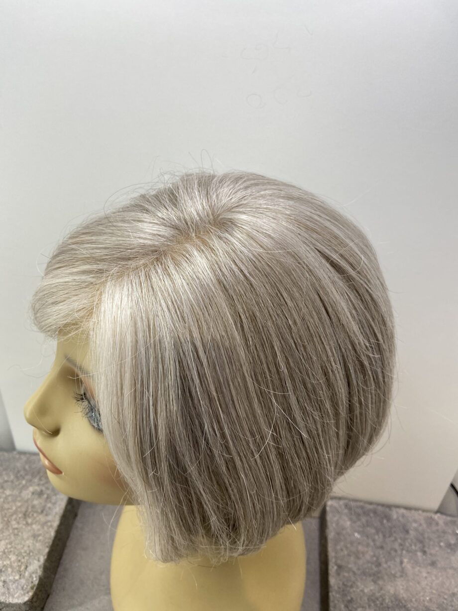 Soft cap silver grey wig. Gms81