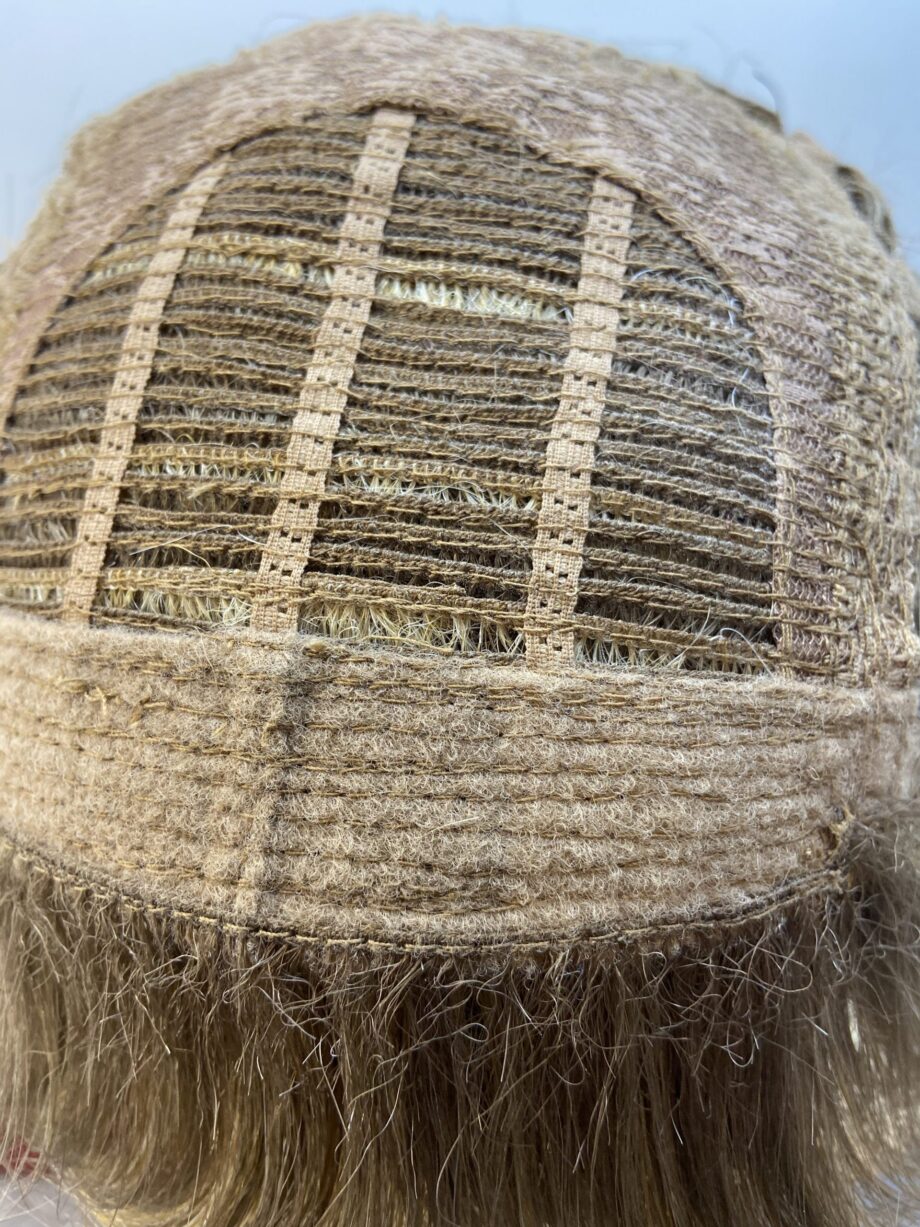 Straw blonde wig. Bblsw119