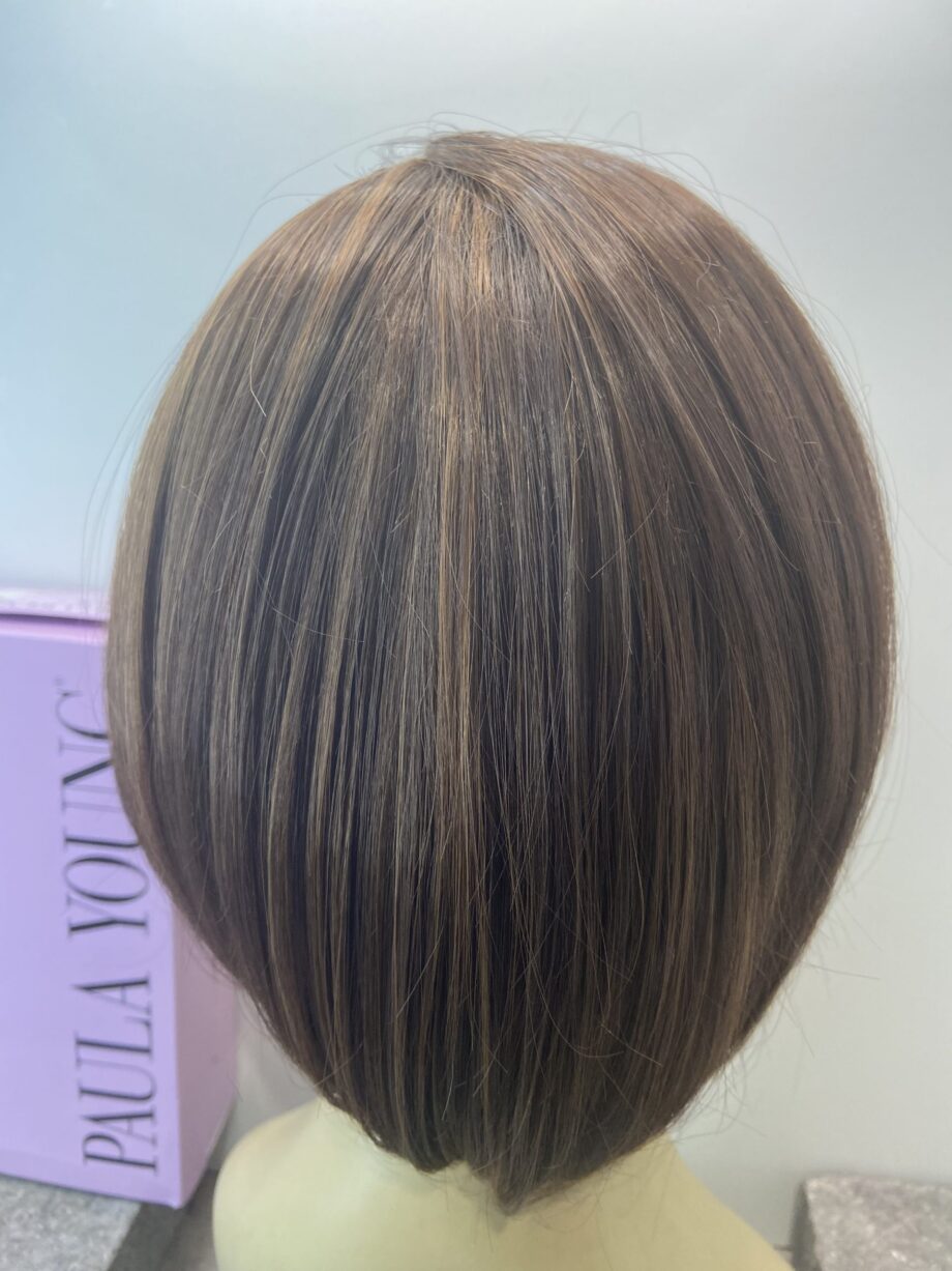 Beautiful brown shiny wig. Bplbrms46