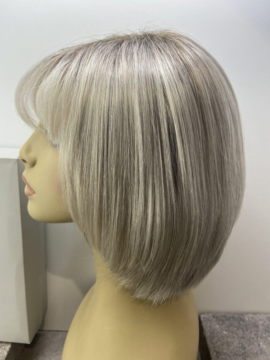 Silver blonde rooted. Bblms135