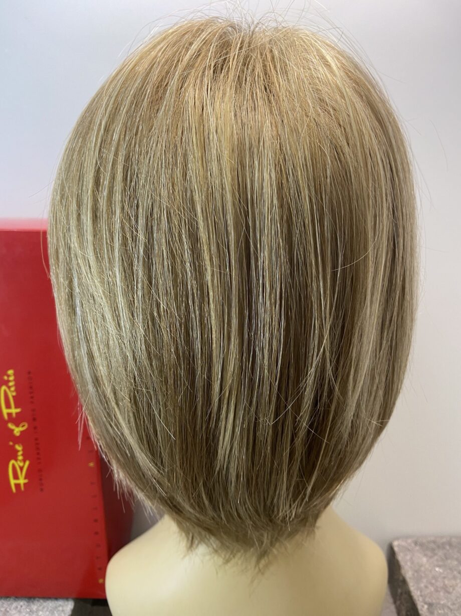 Spring honey mid length wig. Bblms138