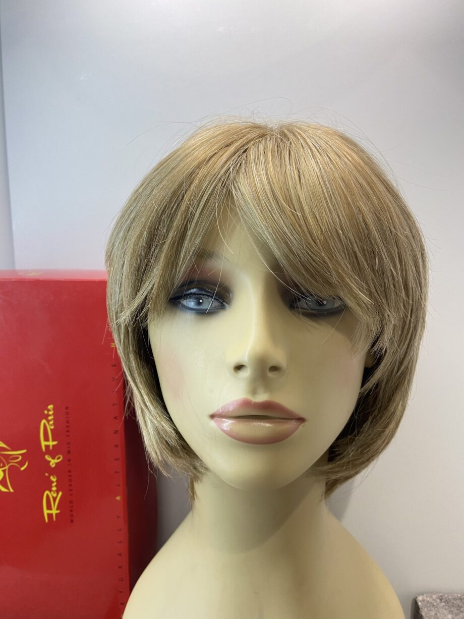 Spring honey mid length wig. Bblms138