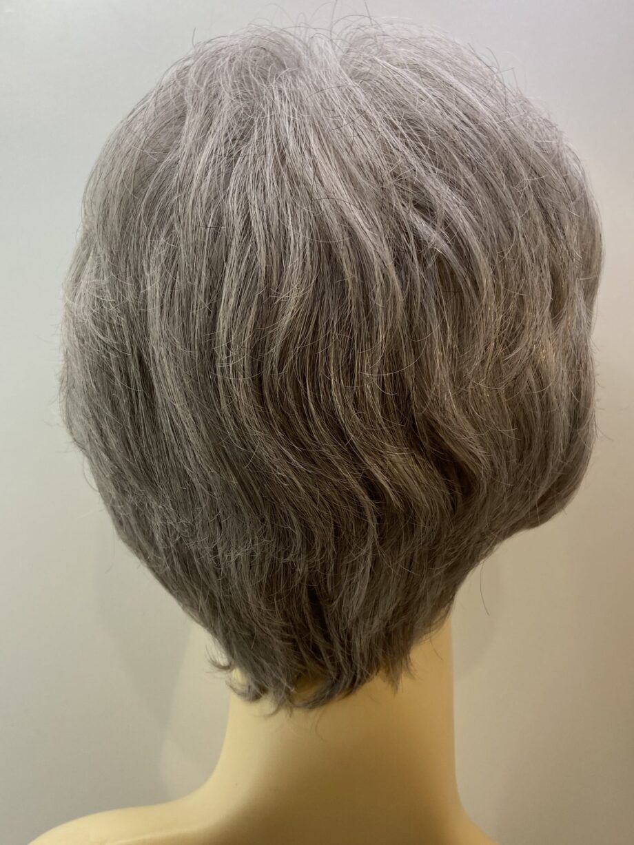 Salt and pepper grey wig. Gss515