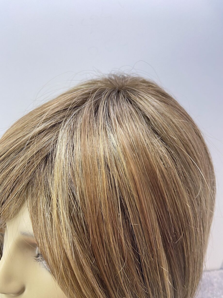 New stunning long brown wig. Bbrms114