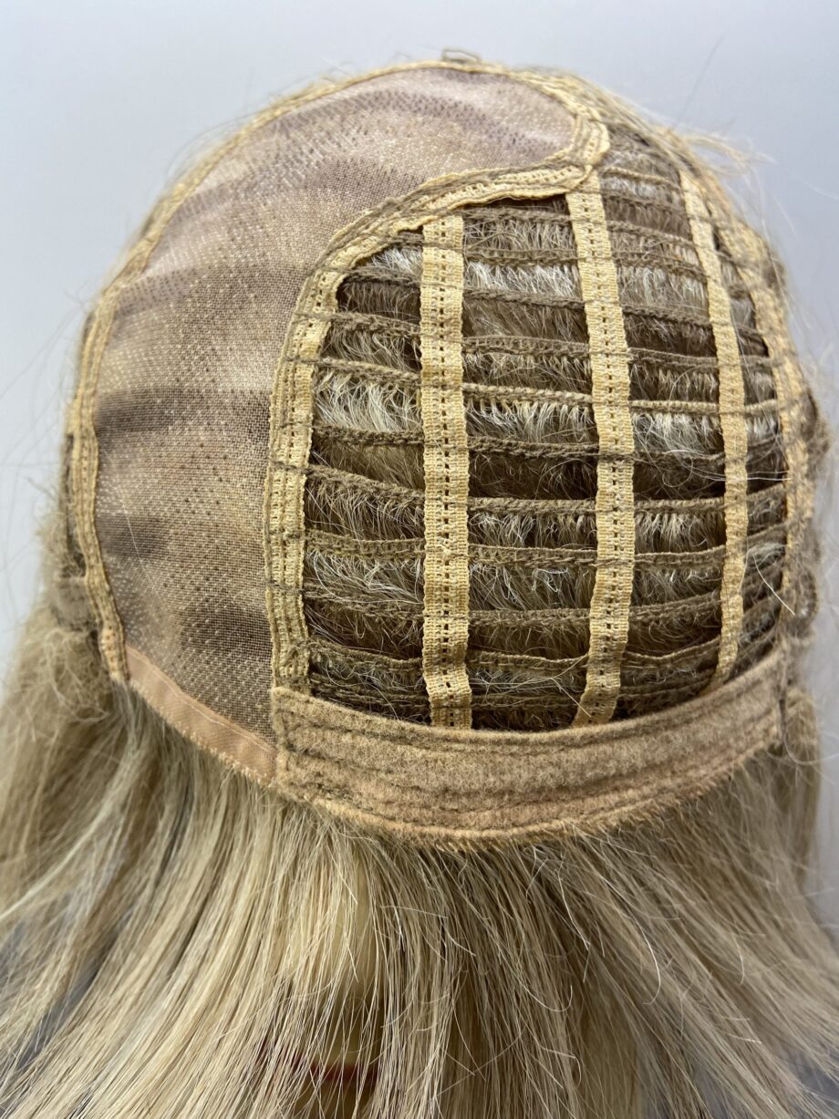 Blonde highlighted wig. Bms6051