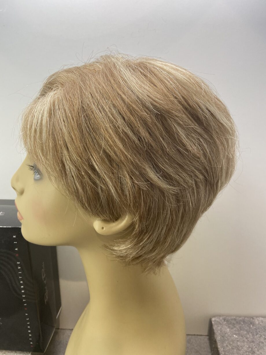 Rene of Paris short blonde. Bblss143