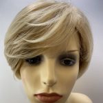 Beautiful blonde short wig. Blss40