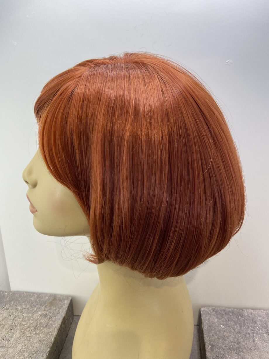 Strong red Bob. Rms76