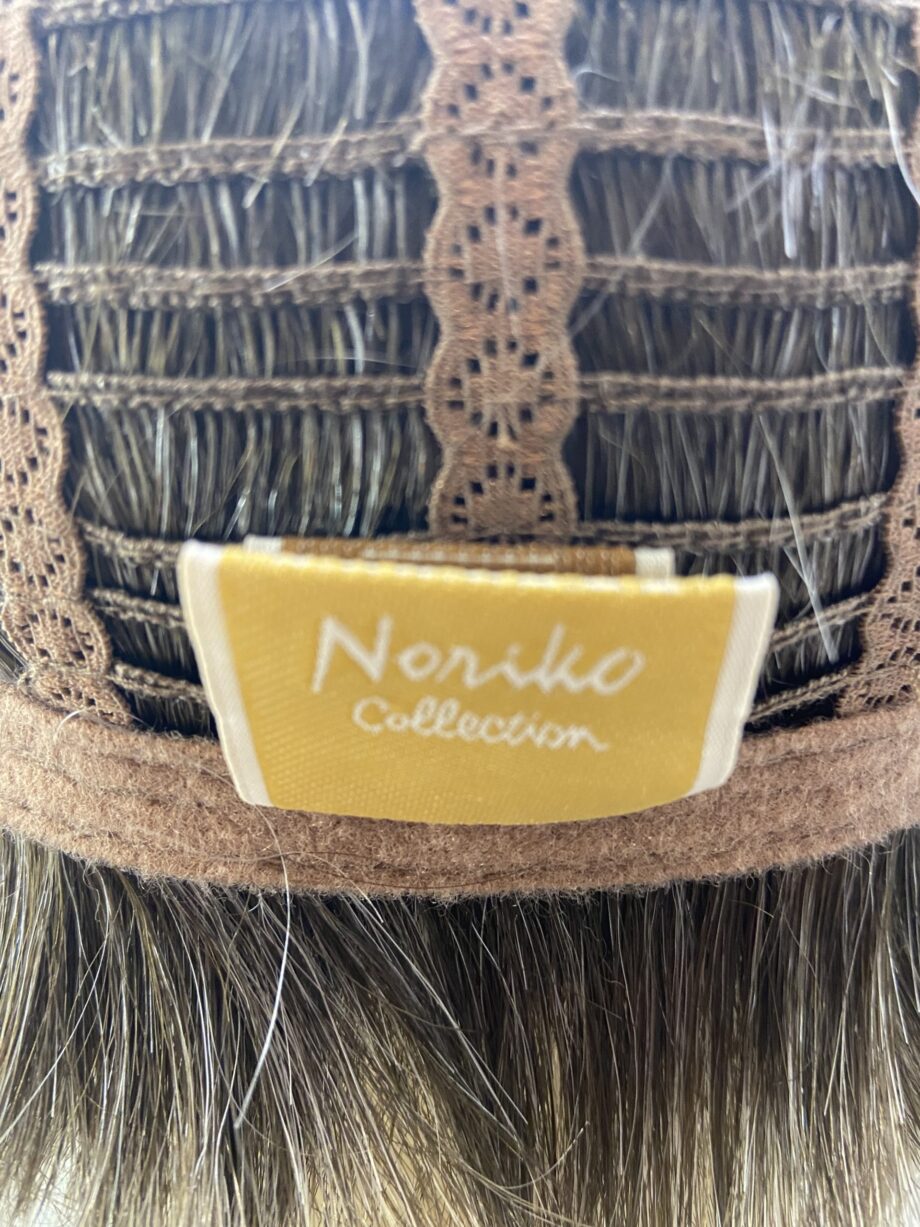 Ash blonde/ grey. Bob. Gms104