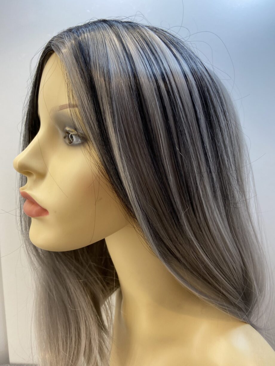 Stunning silver rooted long wig. Sls86