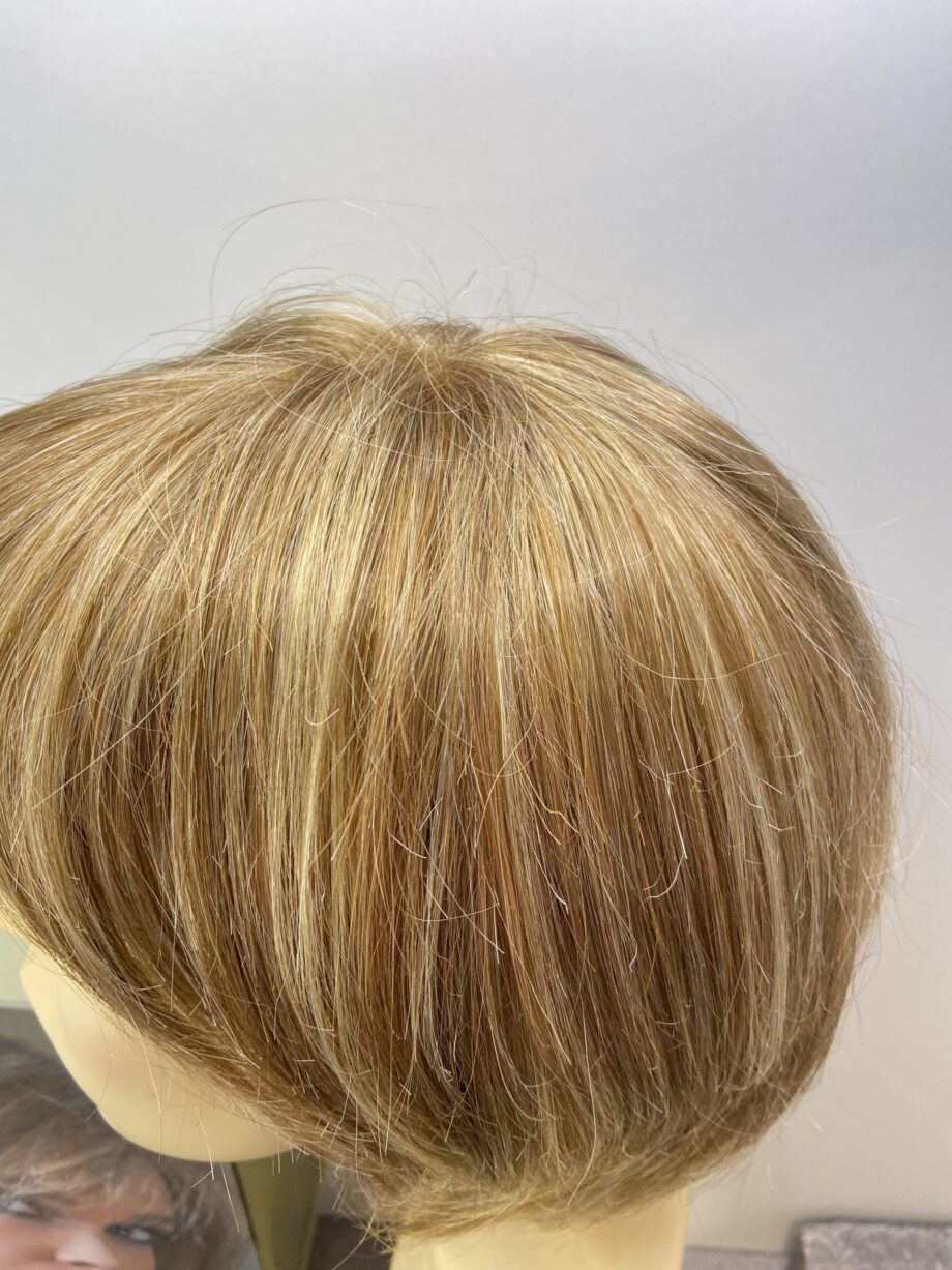 Sandy mix soft cap blonde new wig. Bblms148