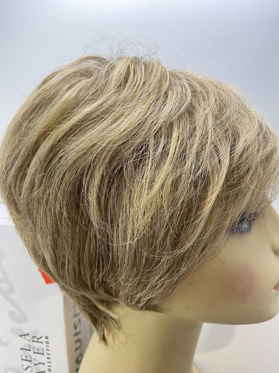 As new soft cap blonde short wig. Bblss149