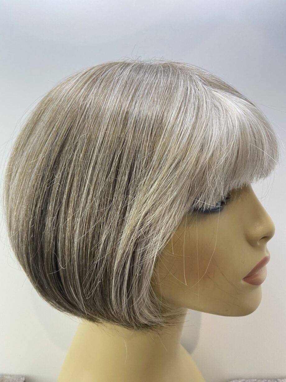 Ash blonde/ grey. Bob. Gms104