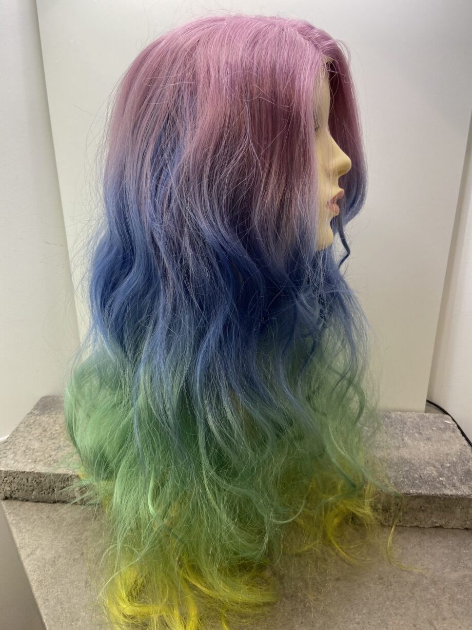Multi coloured long wavy wig. Multlc7023