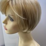 Beautiful blonde short wig. Blss40