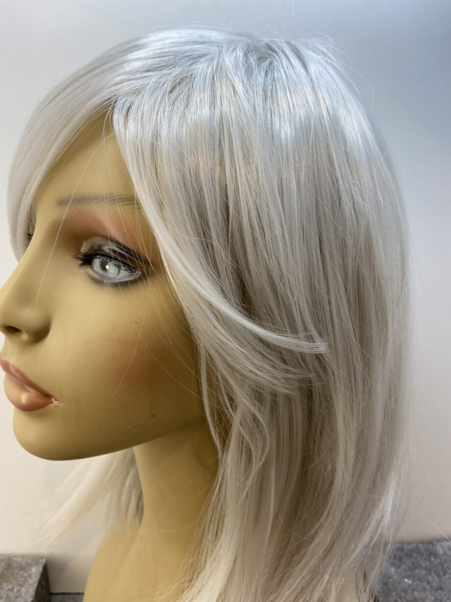 Silver white long sleek wig. Wls89