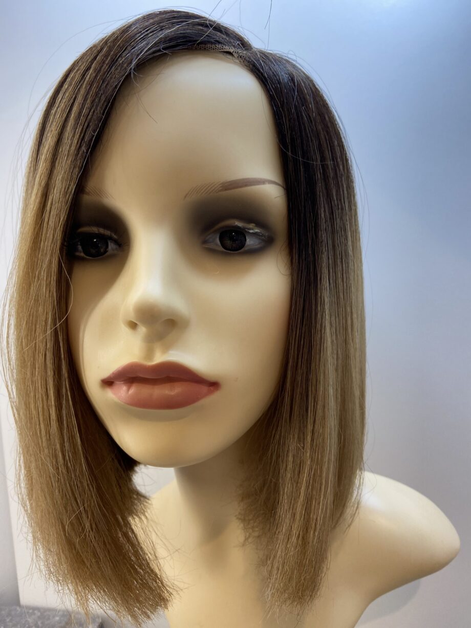 Blonde rooted long wig. Blls88