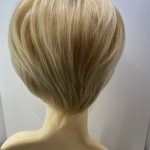 Beautiful blonde short wig. Blss40