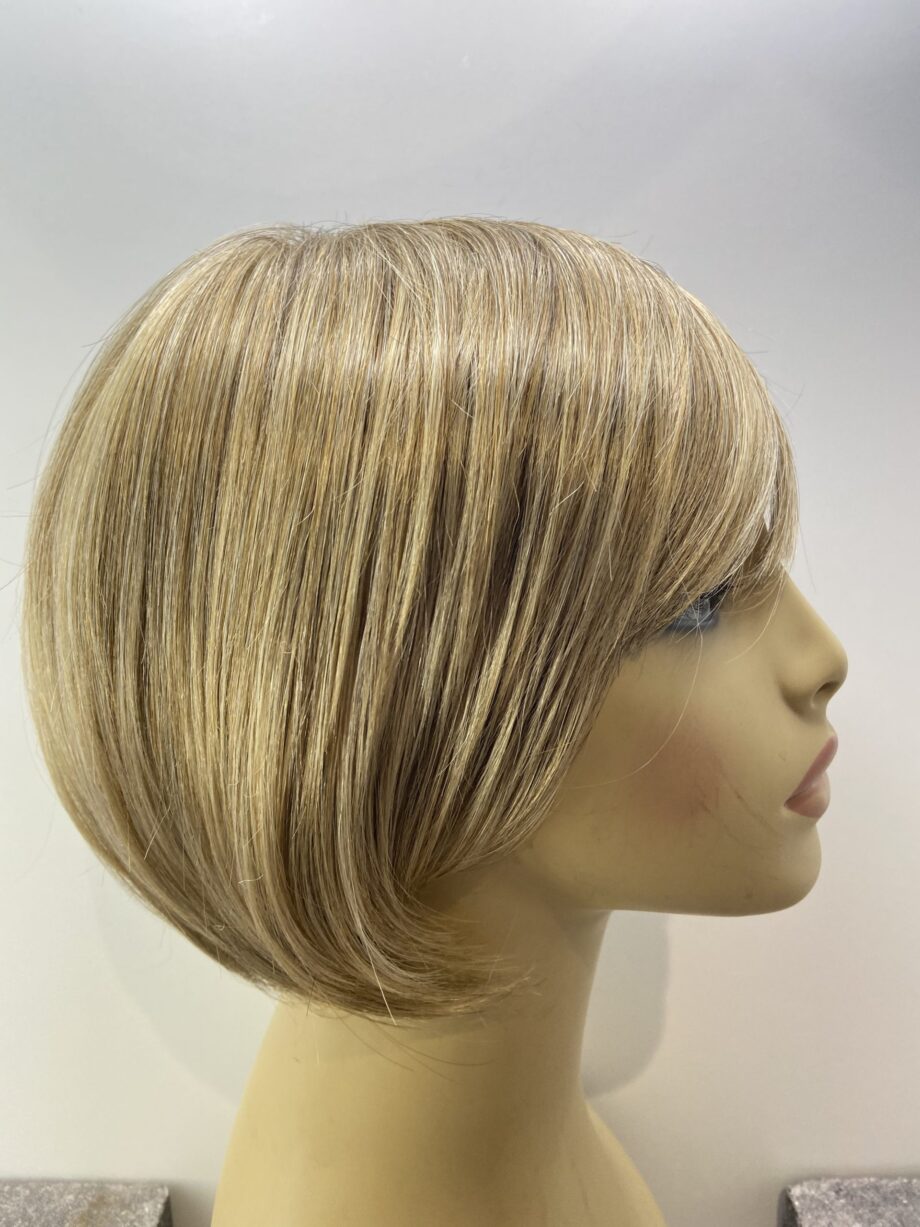 New petite blonde Bob. Blms107