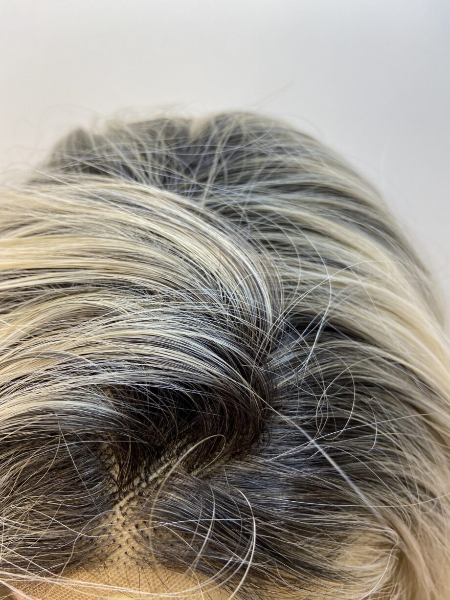 Ice blonde rooted long wavy. Stunning. Bllw87