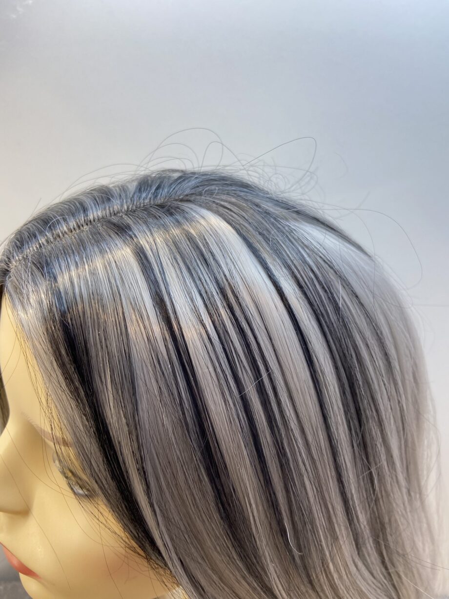 Stunning silver rooted long wig. Sls86