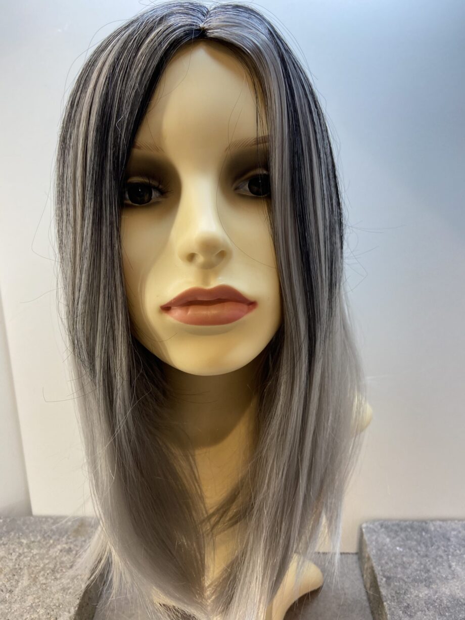 Stunning silver rooted long wig. Sls86