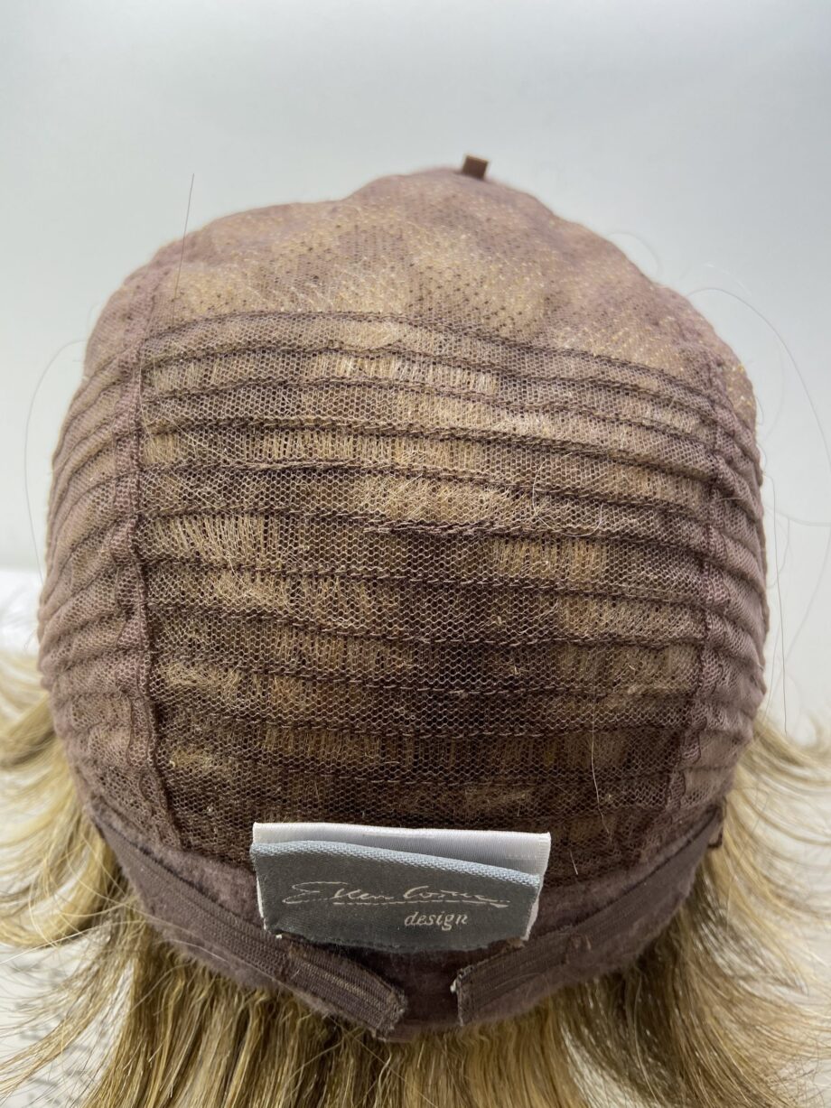 As new soft cap blonde short wig. Bblss149