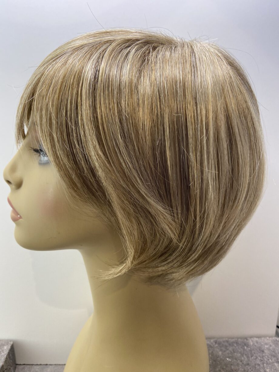 New petite blonde Bob. Blms107