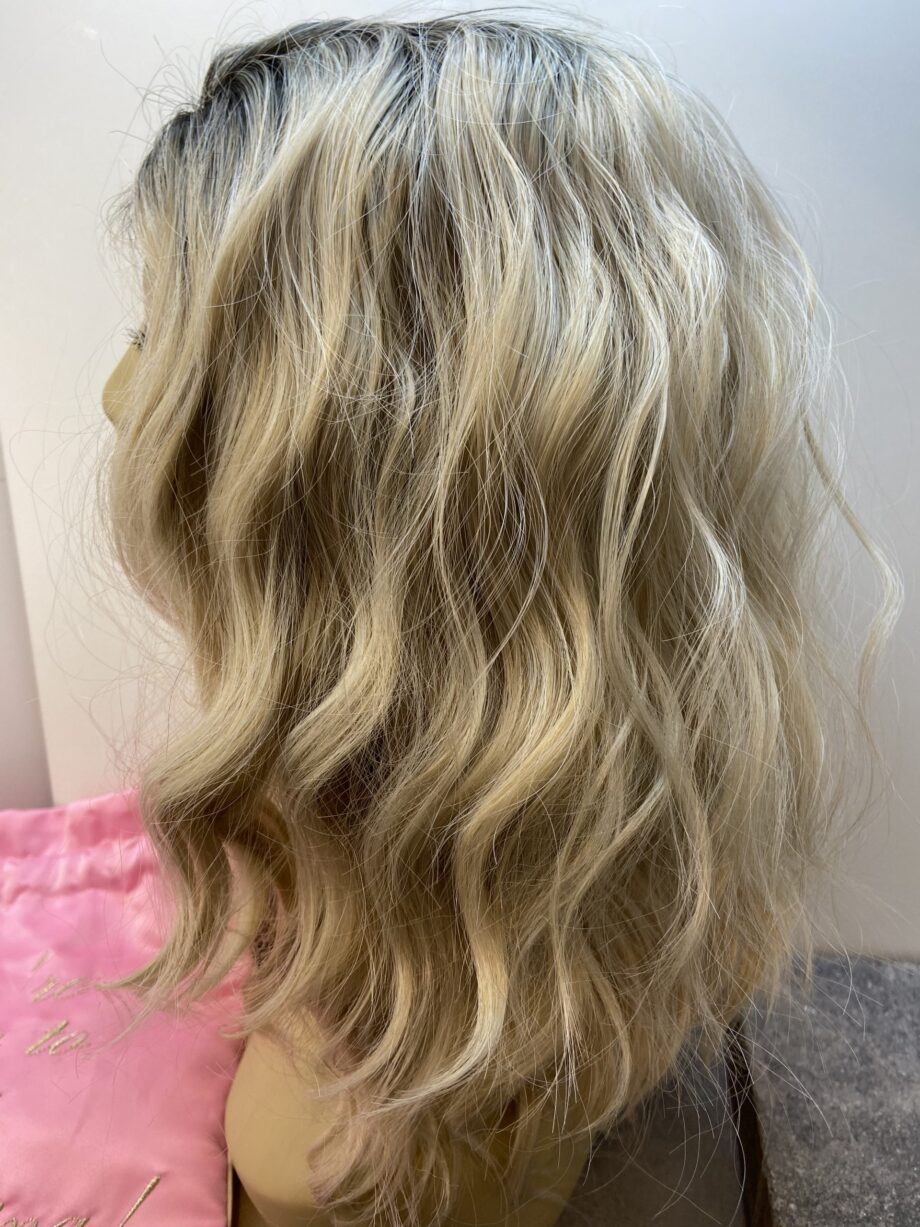 Ice blonde rooted long wavy. Stunning. Bllw87