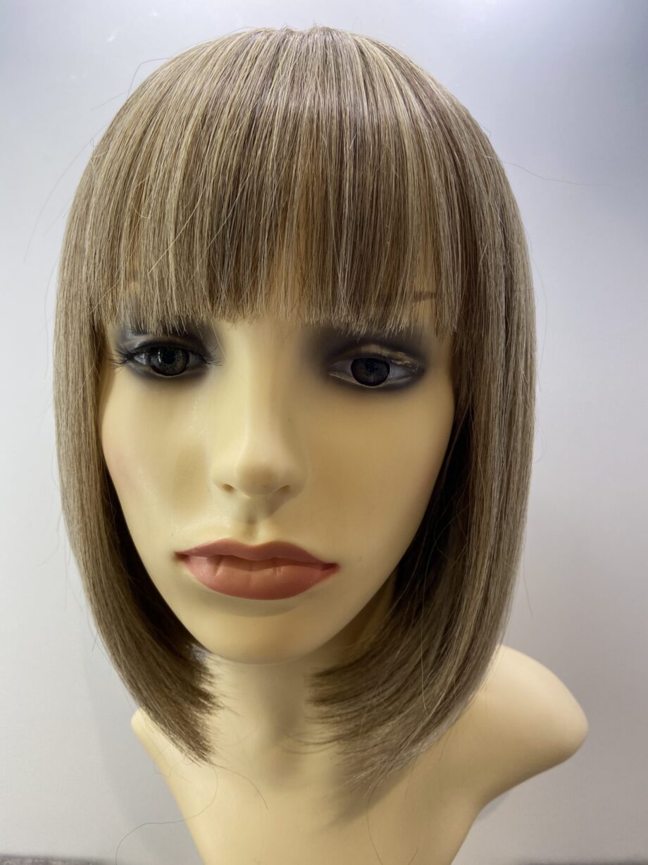Ash blonde silky soft wig. Blls42