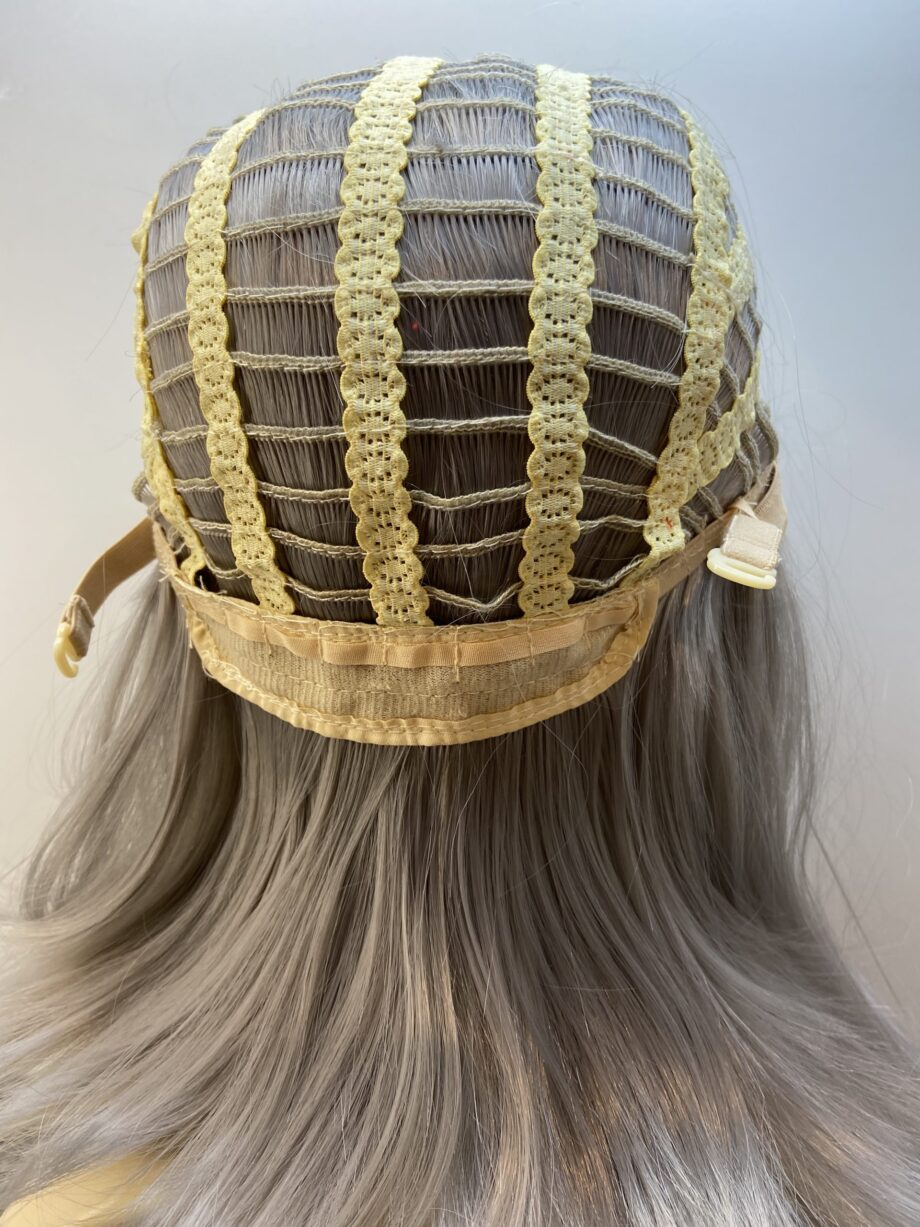 Stunning silver rooted long wig. Sls86