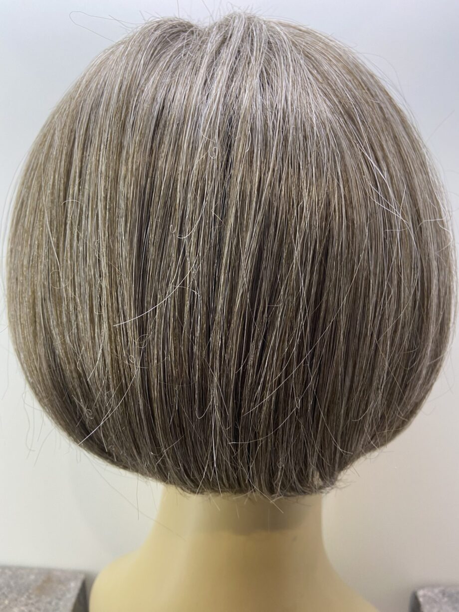 Ash blonde/ grey. Bob. Gms104