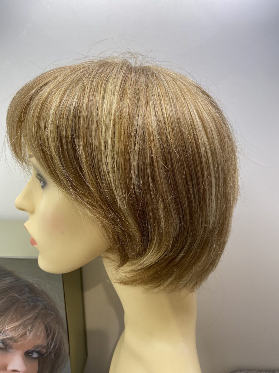 Sandy mix soft cap blonde new wig. Bblms148