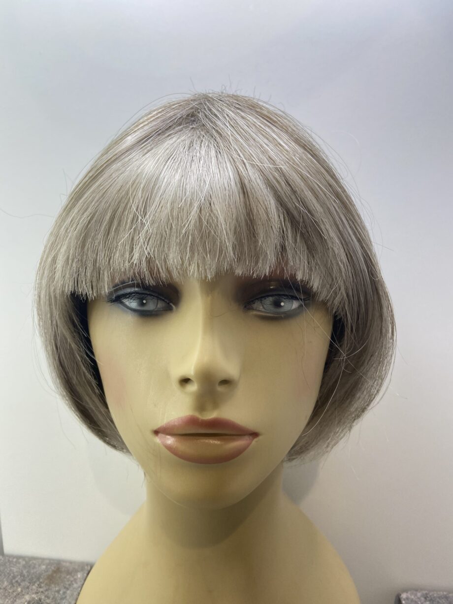 Ash blonde/ grey. Bob. Gms104