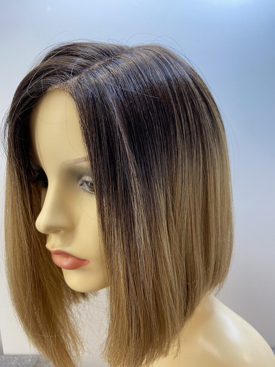 Blonde rooted long wig. Blls88